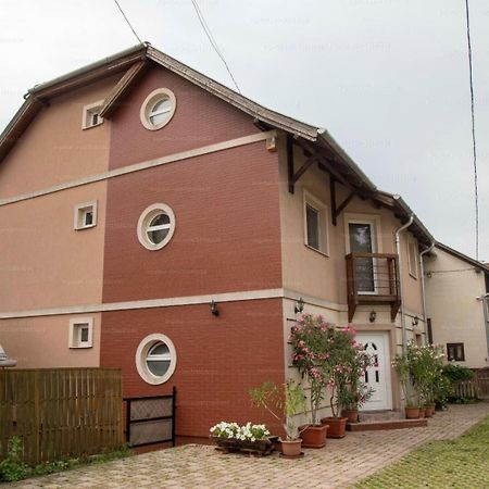 Sorompo Vendeghaz Hotel Balatonkenese Exterior photo