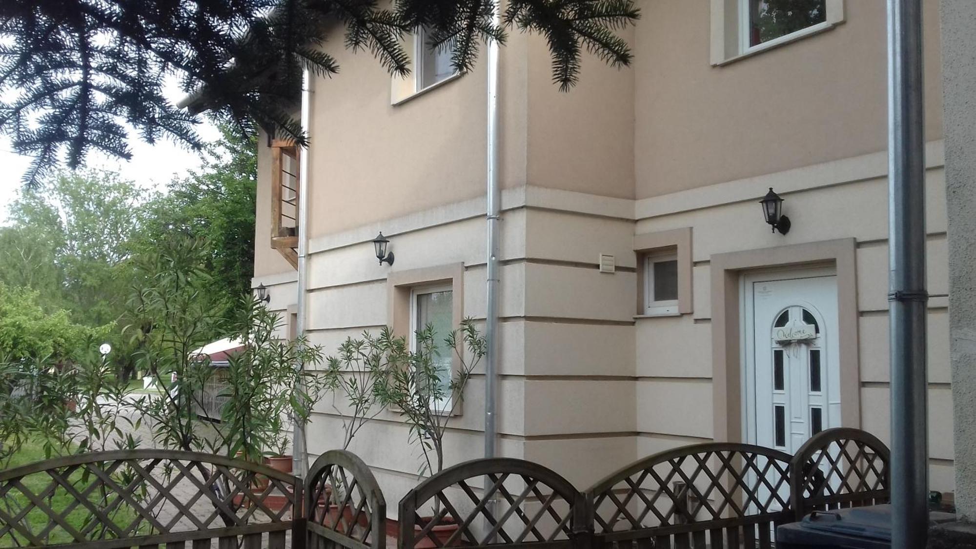 Sorompo Vendeghaz Hotel Balatonkenese Exterior photo